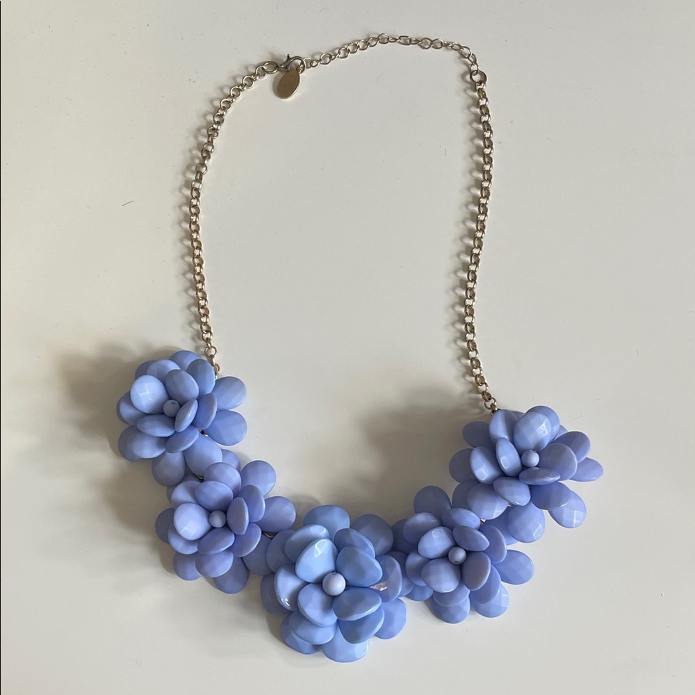Elegant Periwinkle Floral Necklace